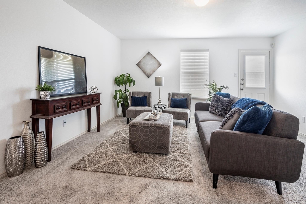 1505 Lone Pine Drive - Photo 10