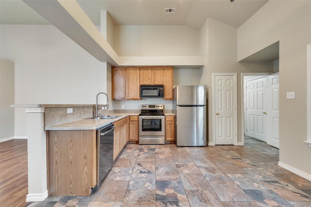 9005 Stewart Street - Photo 4
