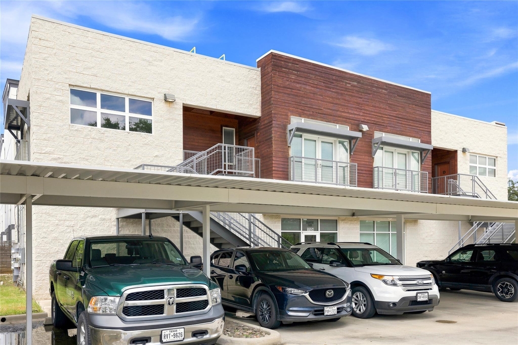 1124 Galveston Avenue - Photo 2