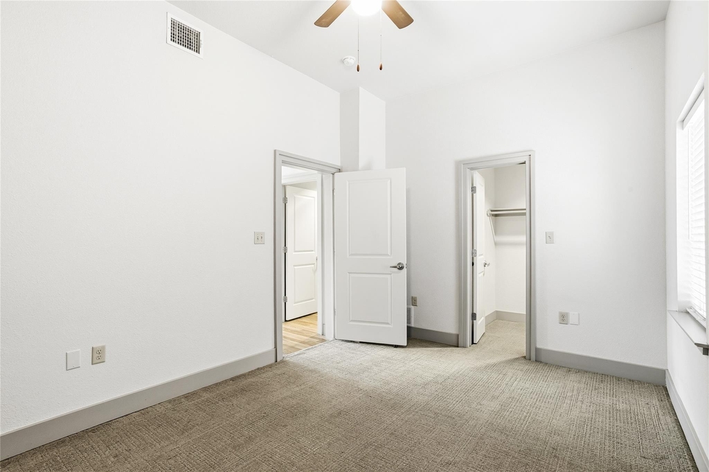 1124 Galveston Avenue - Photo 12