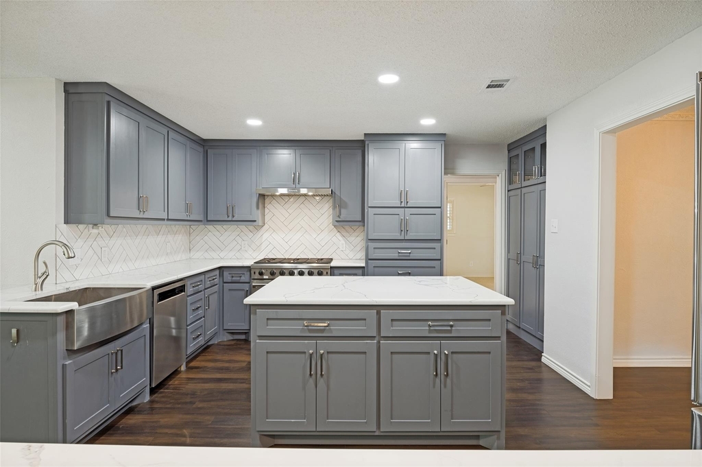 805 Crowley Road - Photo 2