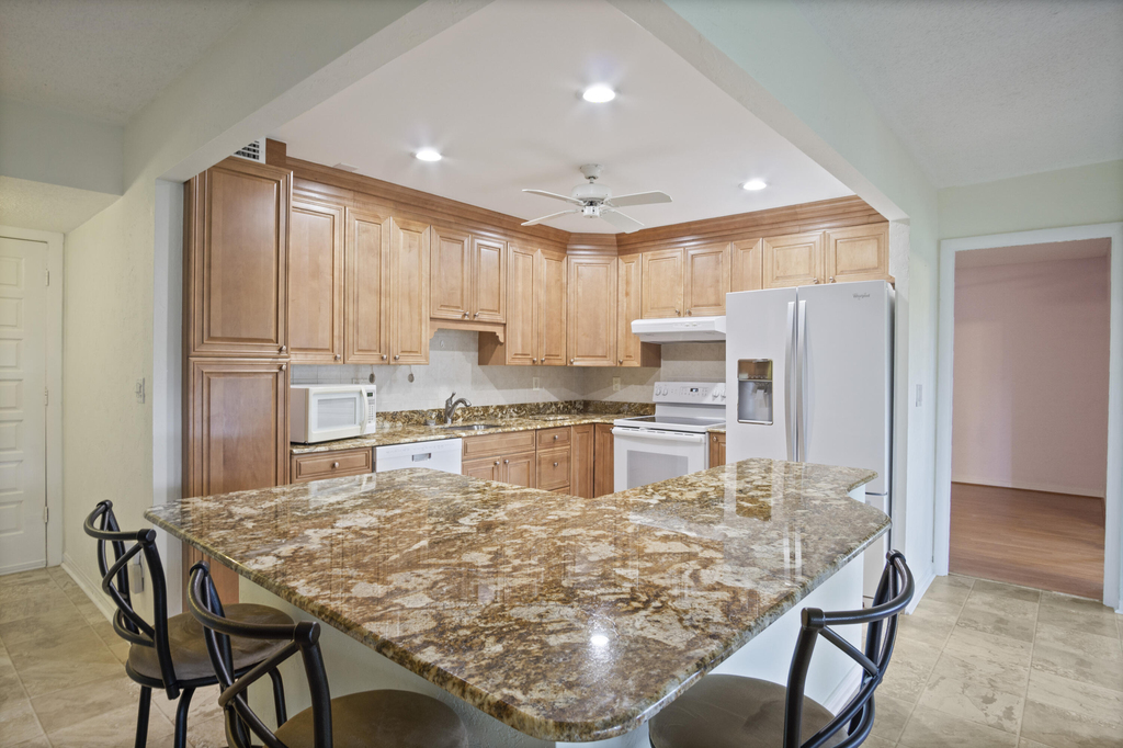 1800 Se Saint Lucie Boulevard - Photo 1