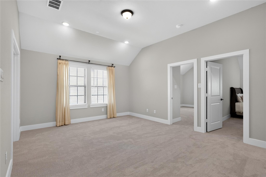 2036 Valencia Drive - Photo 31