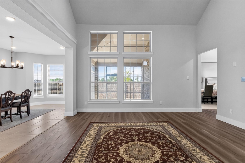 2036 Valencia Drive - Photo 8