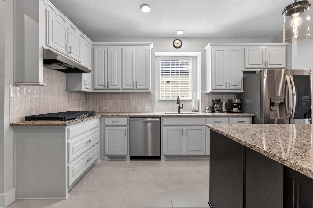 2036 Valencia Drive - Photo 16