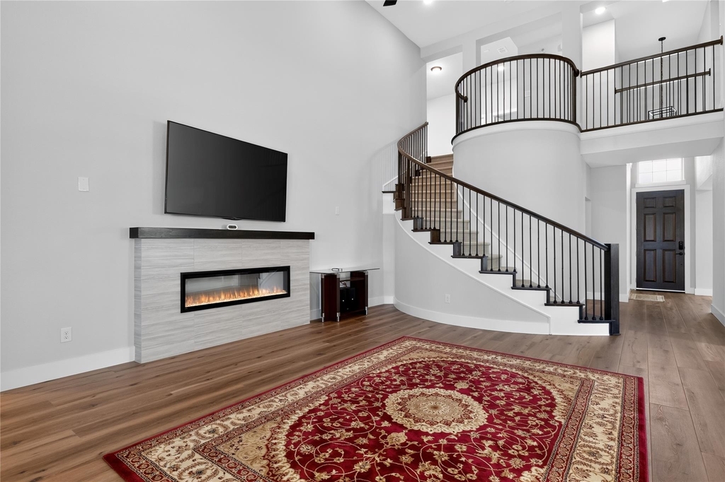 2036 Valencia Drive - Photo 7