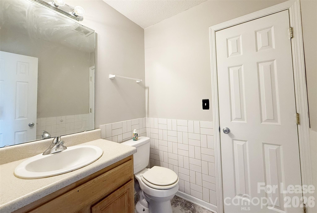 527 E Carpenter Street - Photo 16