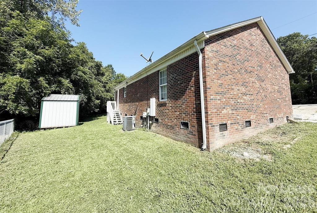 527 E Carpenter Street - Photo 4