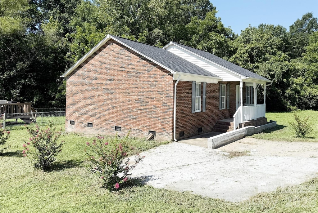 527 E Carpenter Street - Photo 3