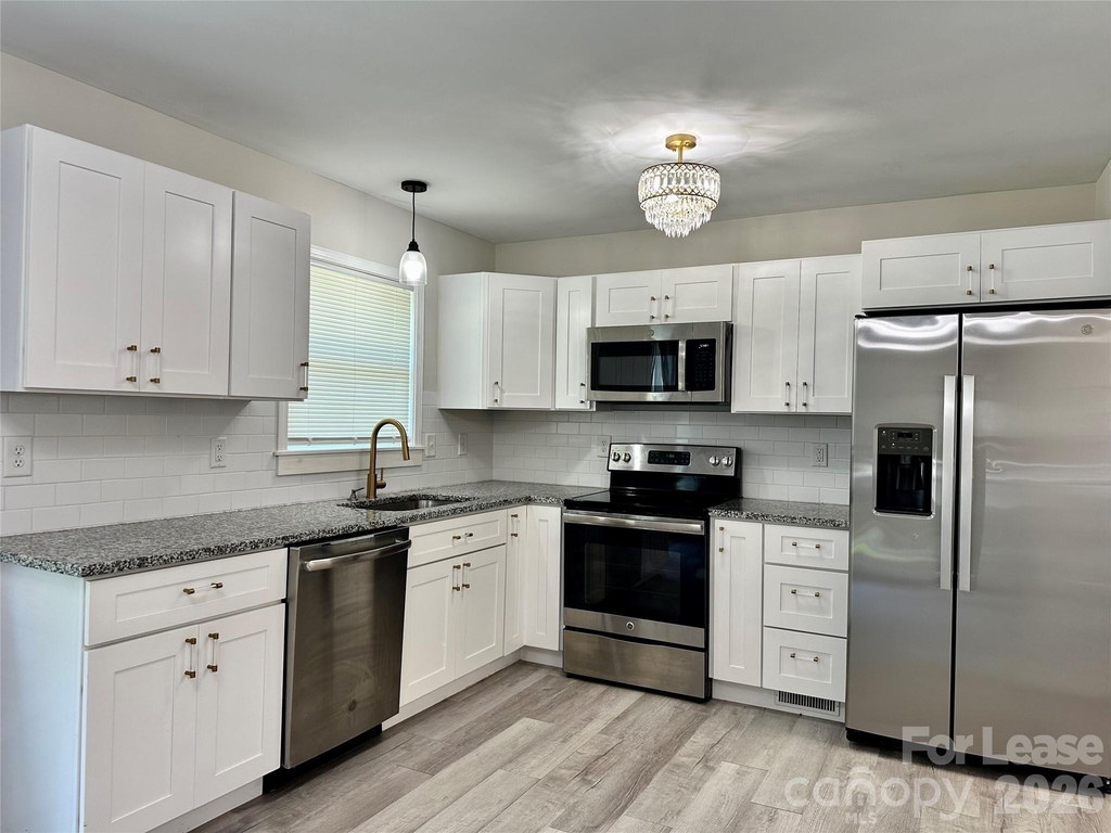811 Kennedy Street - Photo 6