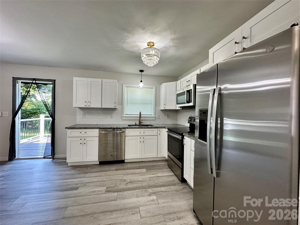 811 Kennedy Street - Photo 4