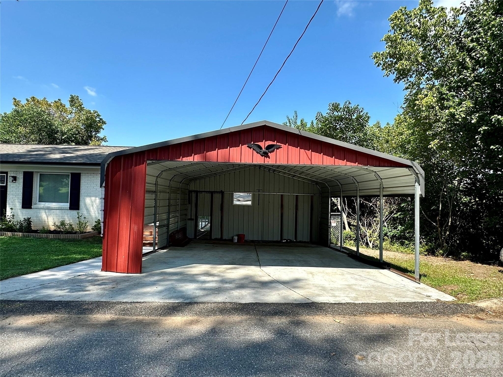 811 Kennedy Street - Photo 3