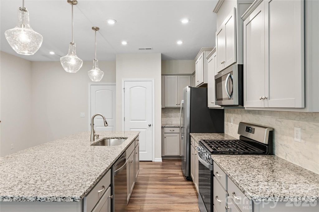 1368 Galloway Road - Photo 7
