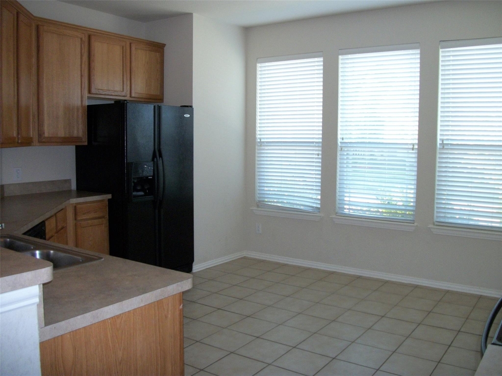 10190 Cedar Lake Drive - Photo 5