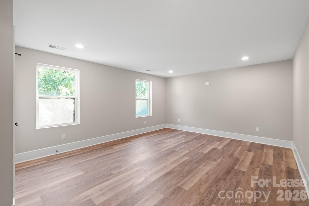 3905 Plainview Road - Photo 32
