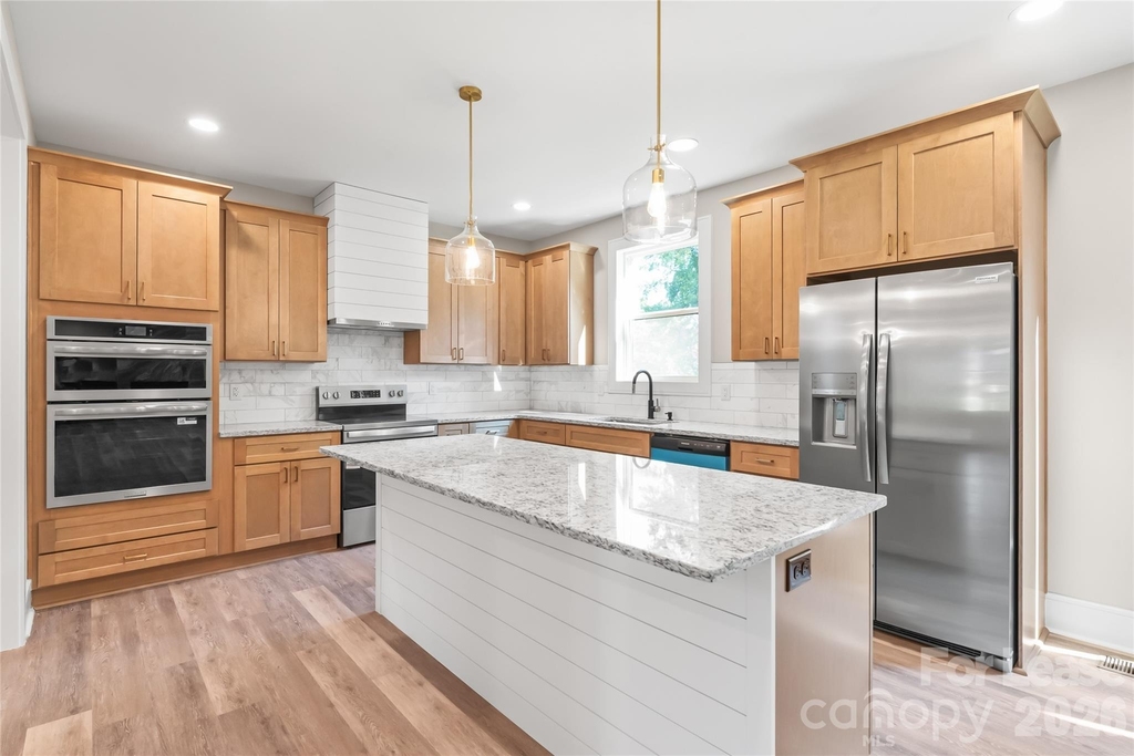 3905 Plainview Road - Photo 9