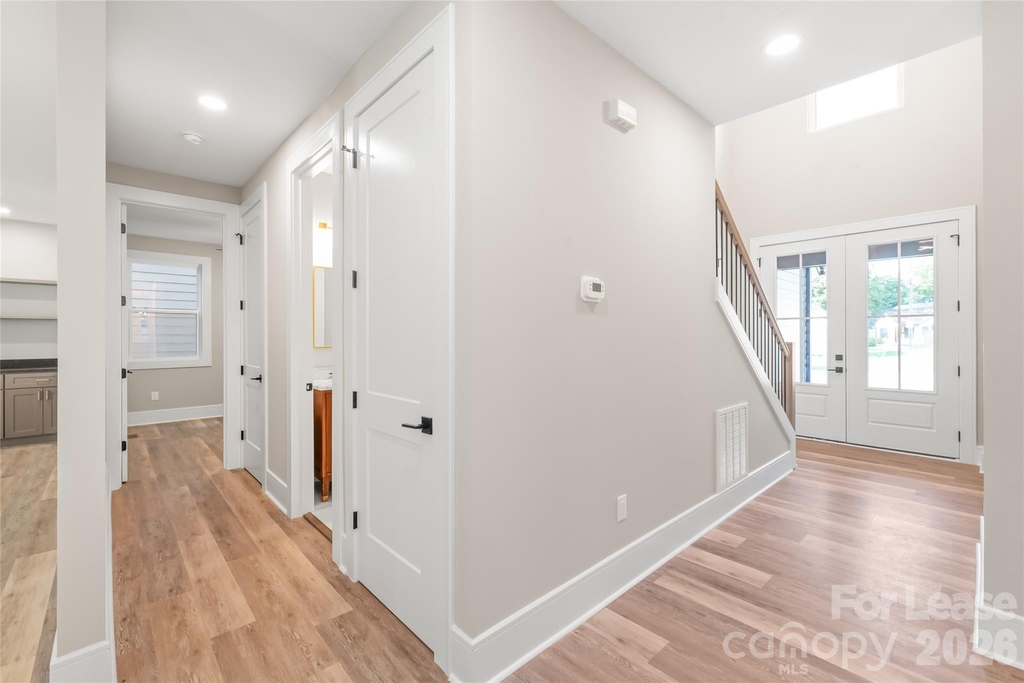 3905 Plainview Road - Photo 17