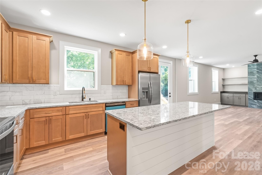 3905 Plainview Road - Photo 12