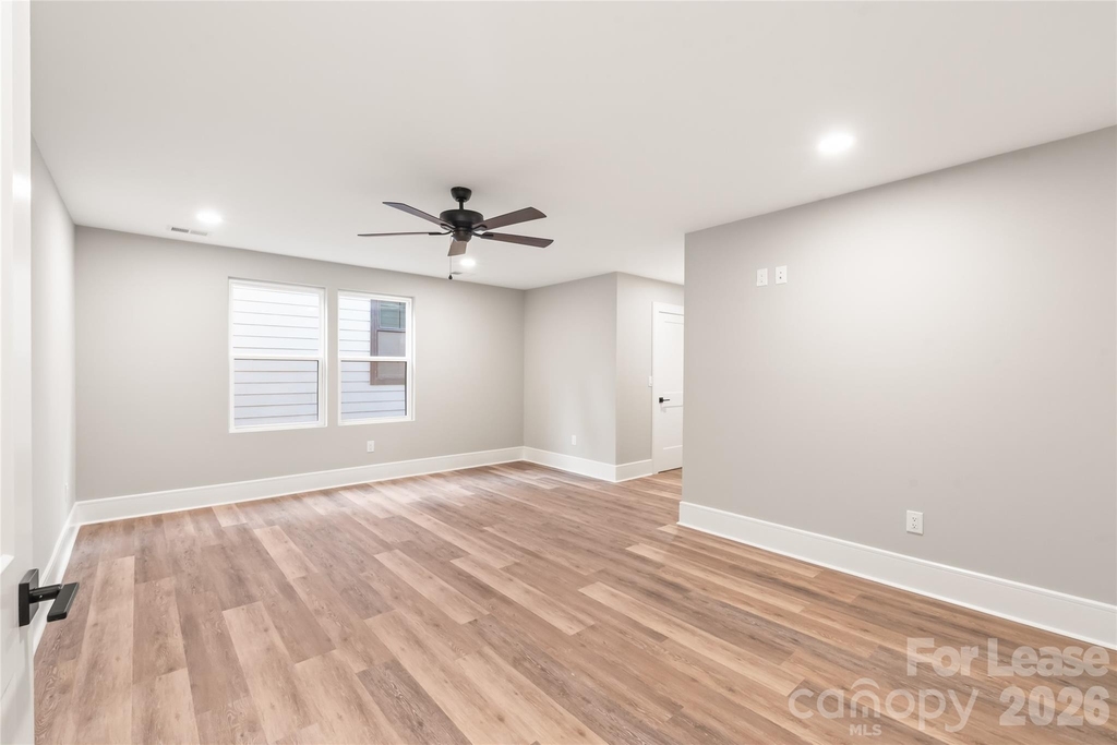 3905 Plainview Road - Photo 25