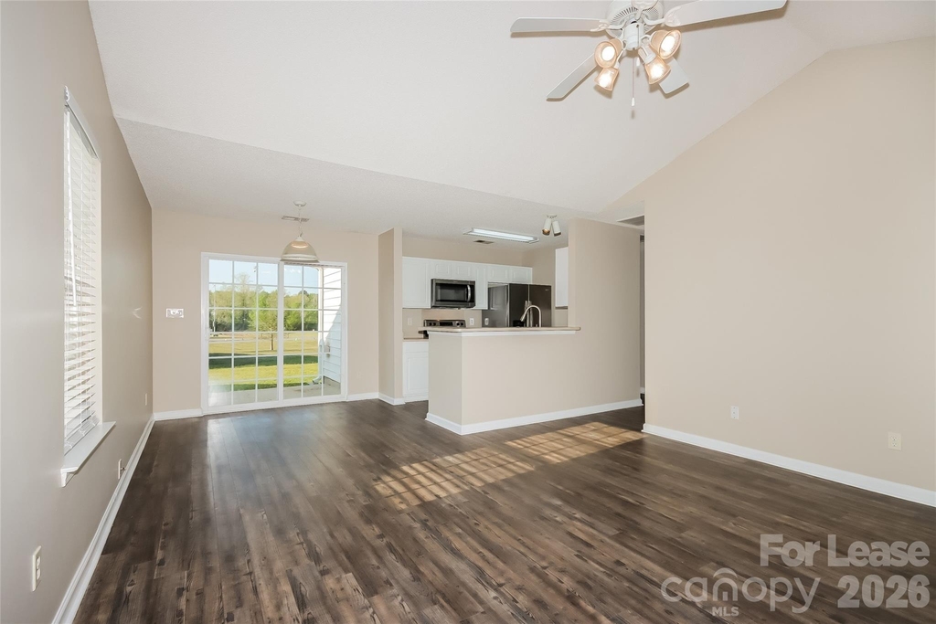 2170 Wexford Way - Photo 6