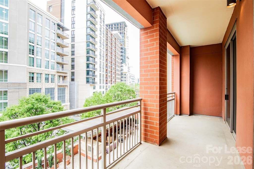 701 Royal Court - Photo 17