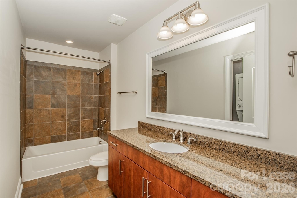 701 Royal Court - Photo 15