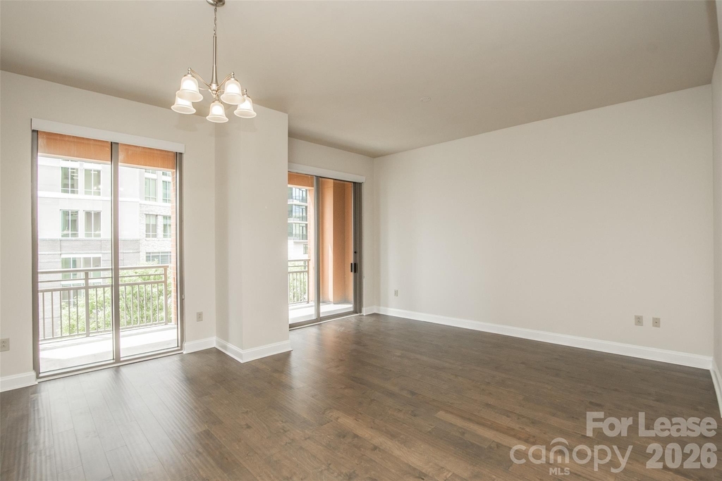 701 Royal Court - Photo 1