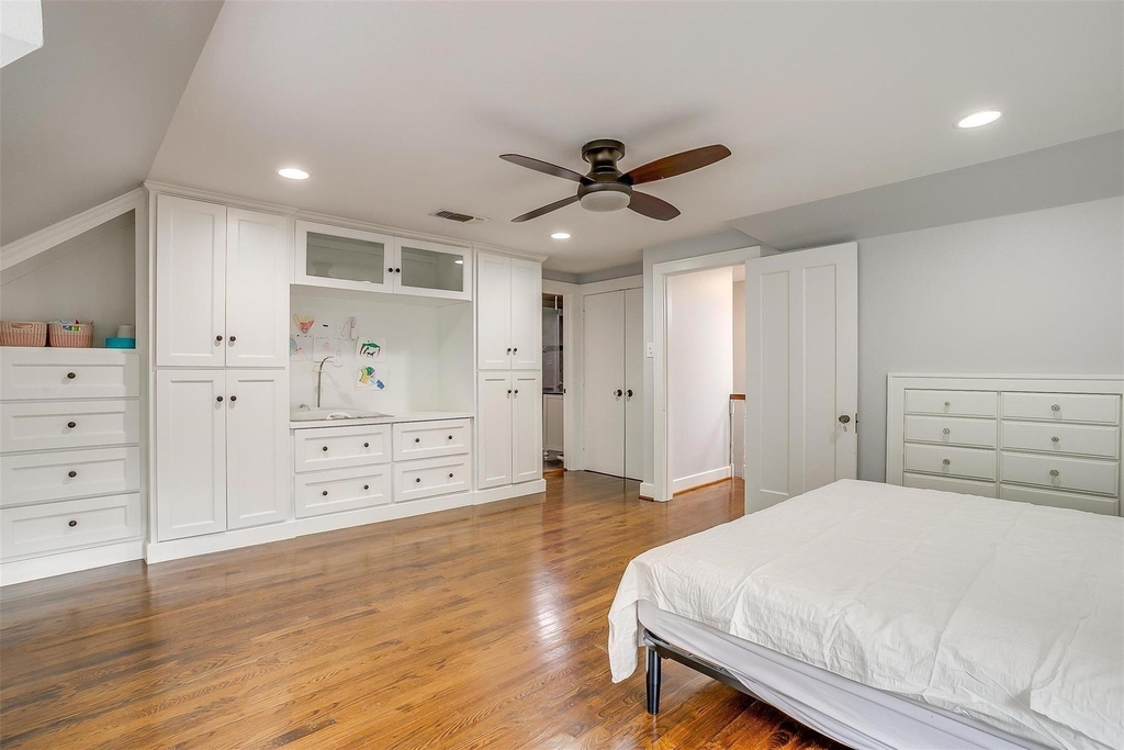 2024 Wilshire Boulevard - Photo 26