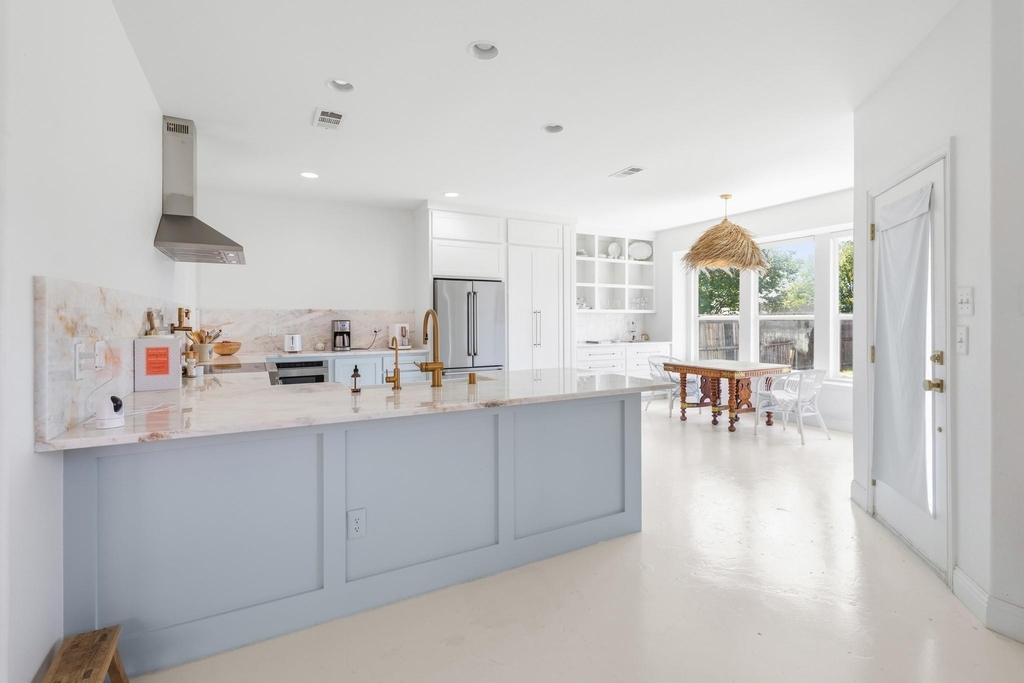 16012 Alvarado Drive - Photo 7