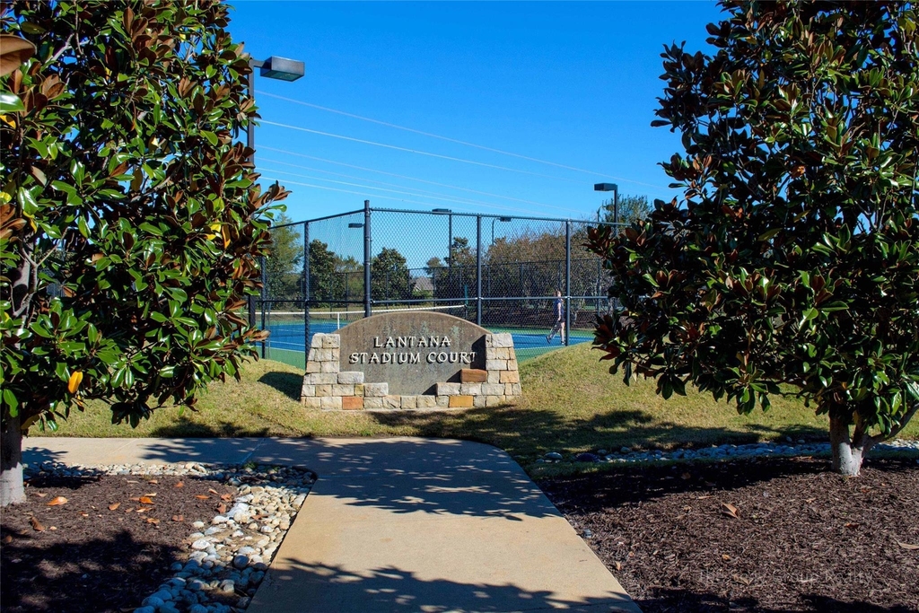 1000 Noble Avenue - Photo 21