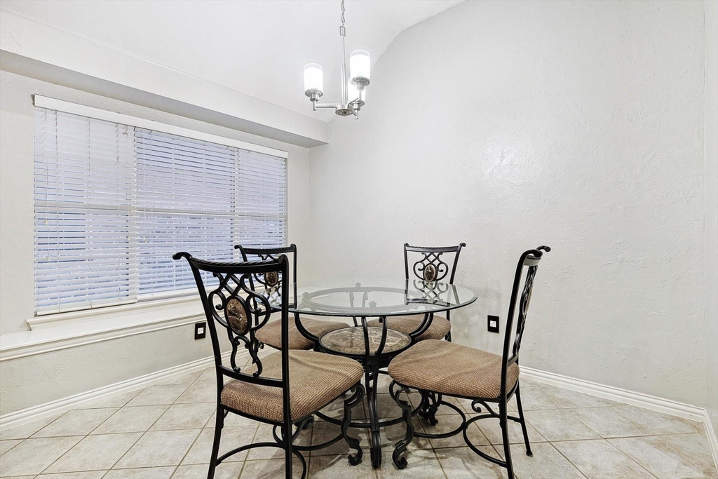 1000 Noble Avenue - Photo 7
