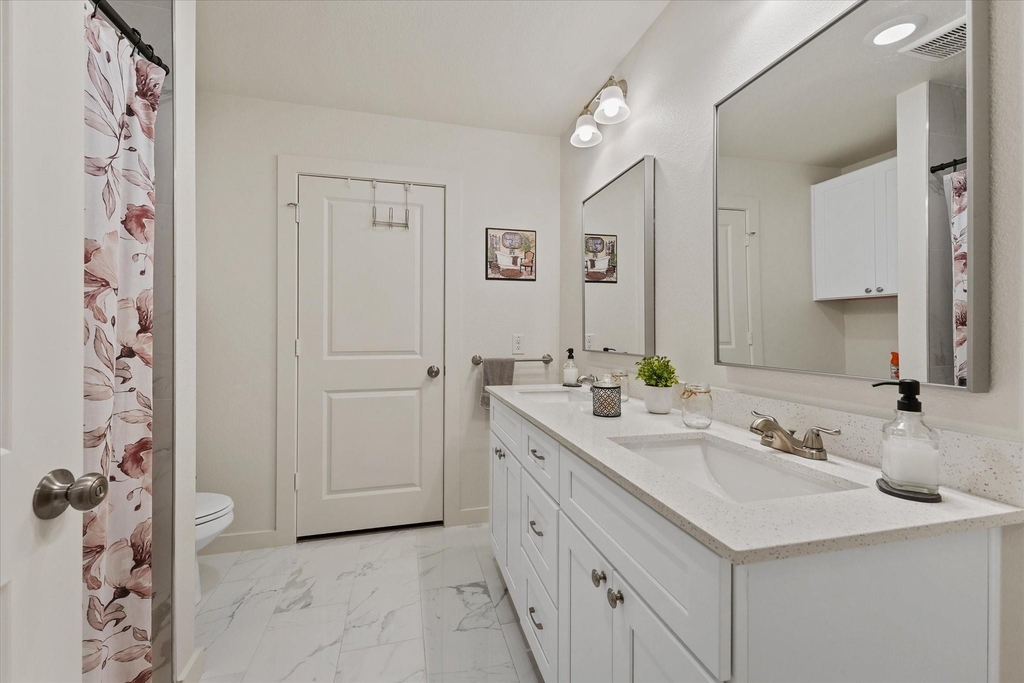 1206 Claude Street - Photo 11