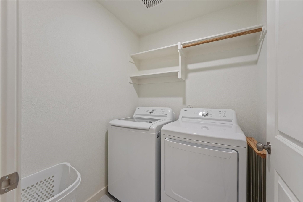 1206 Claude Street - Photo 16