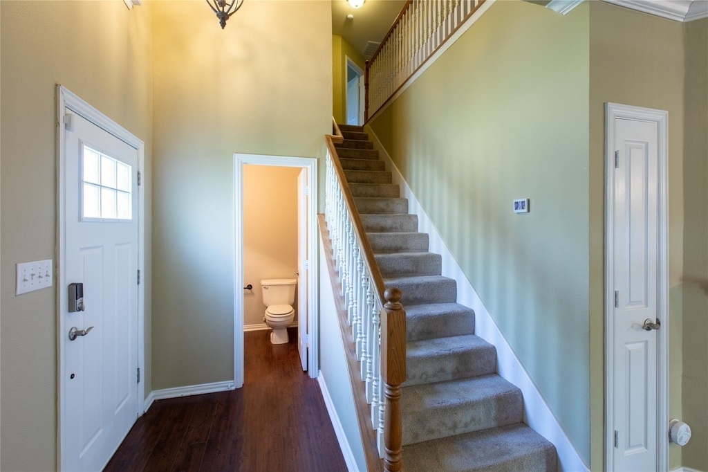 609 Regency Drive - Photo 2