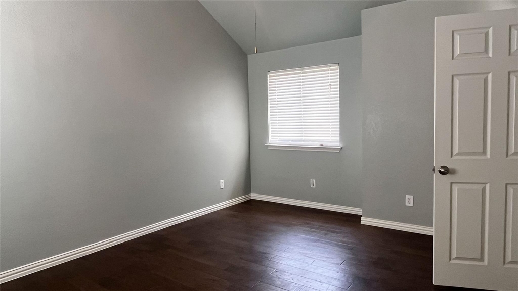 3224 Plumstead Drive - Photo 7