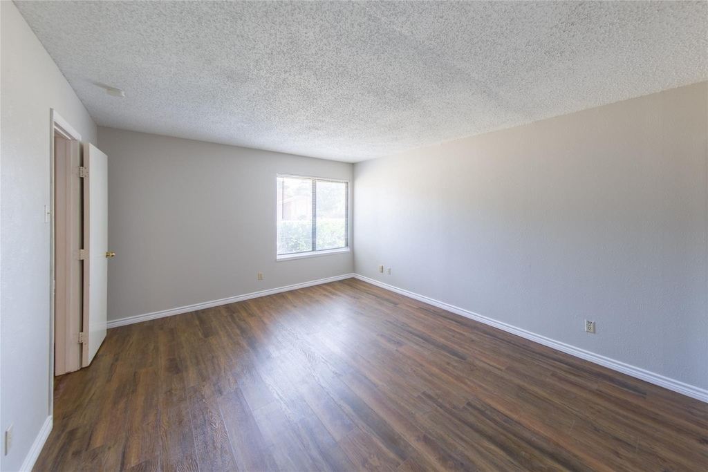 2814 Lancer Lane - Photo 10