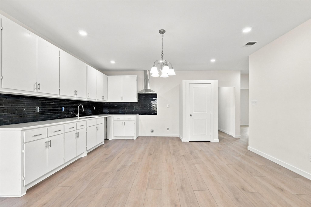 5715 Smiley Road - Photo 7