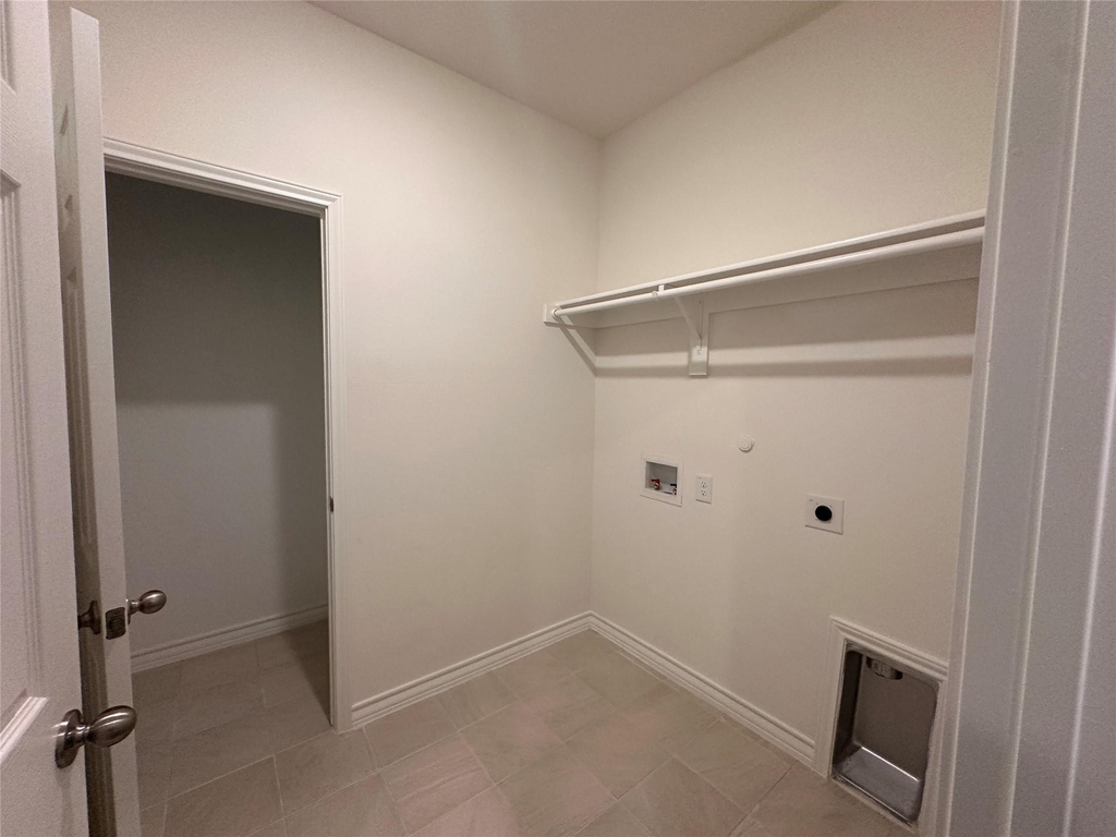 663 Saxony Drive - Photo 9