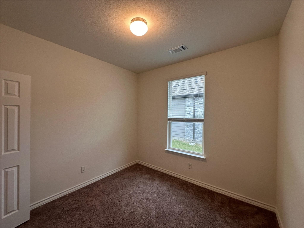 663 Saxony Drive - Photo 10
