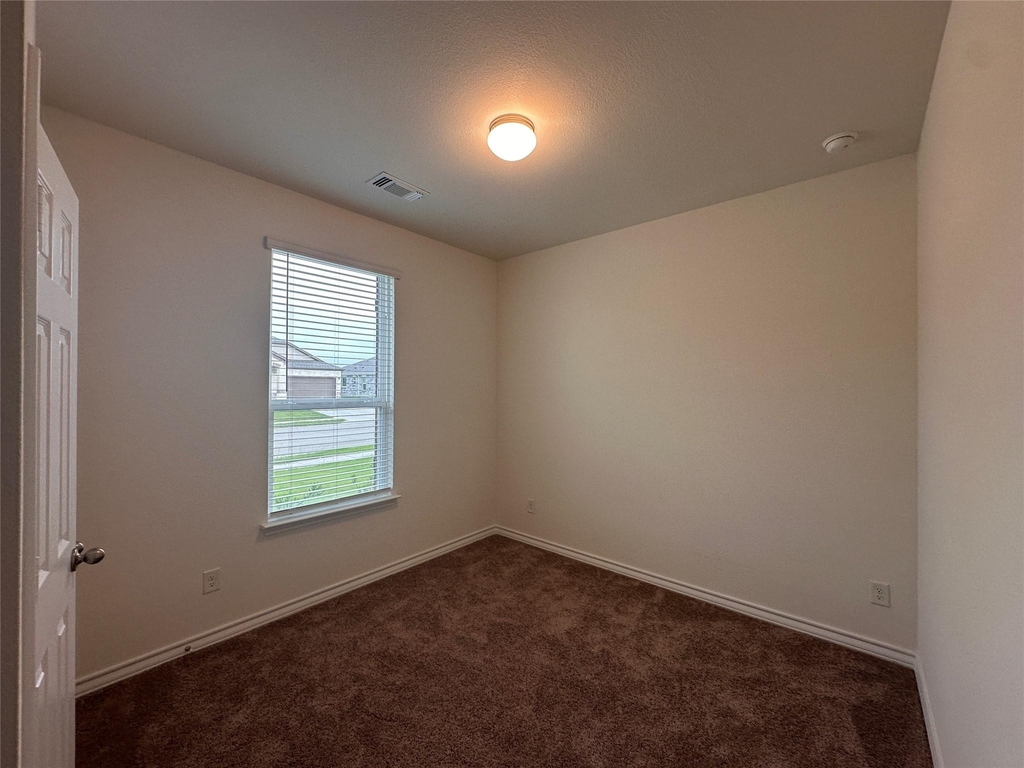 663 Saxony Drive - Photo 12