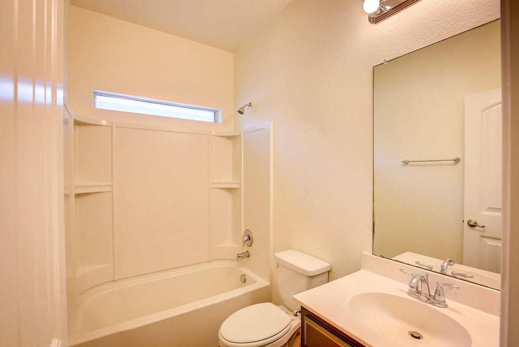 1109 Central Village Drive - Photo 32