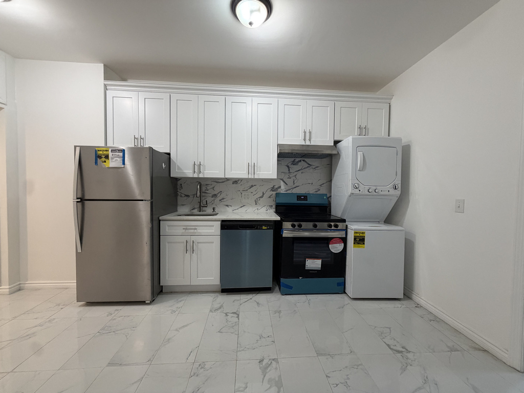 31st Ave - Photo 3