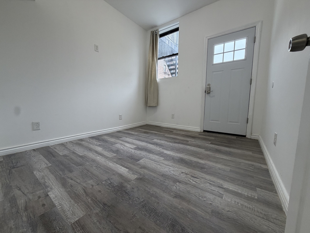 31st Ave - Photo 4