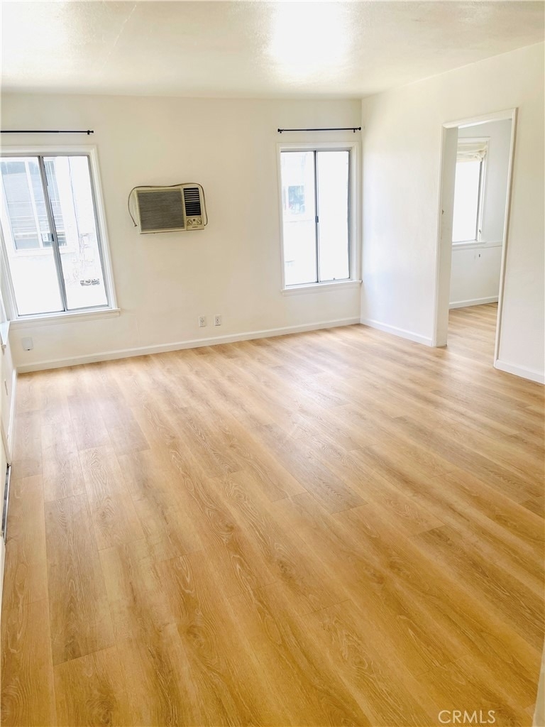 5754 Vineland Avenue - Photo 6