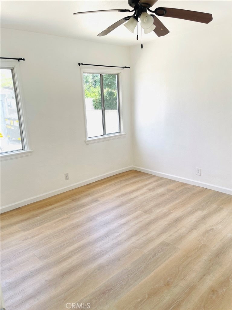 5754 Vineland Avenue - Photo 11