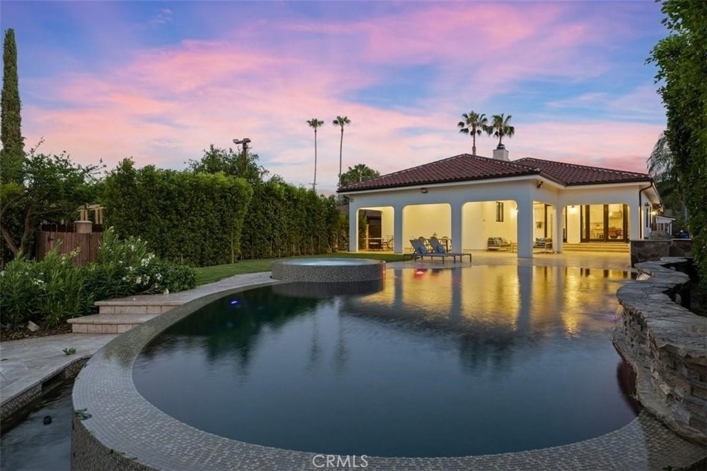 22953 Oxnard Street - Photo 4
