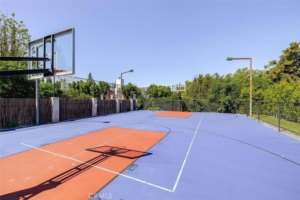 22953 Oxnard Street - Photo 3