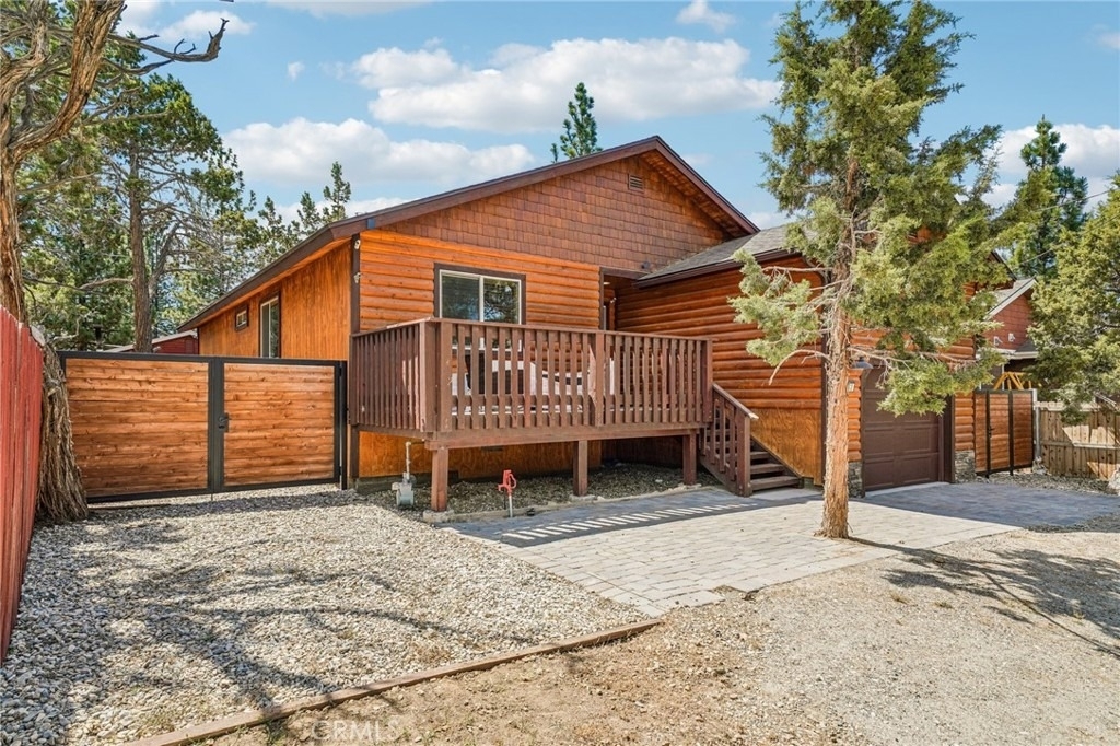 933 Spruce - Photo 3