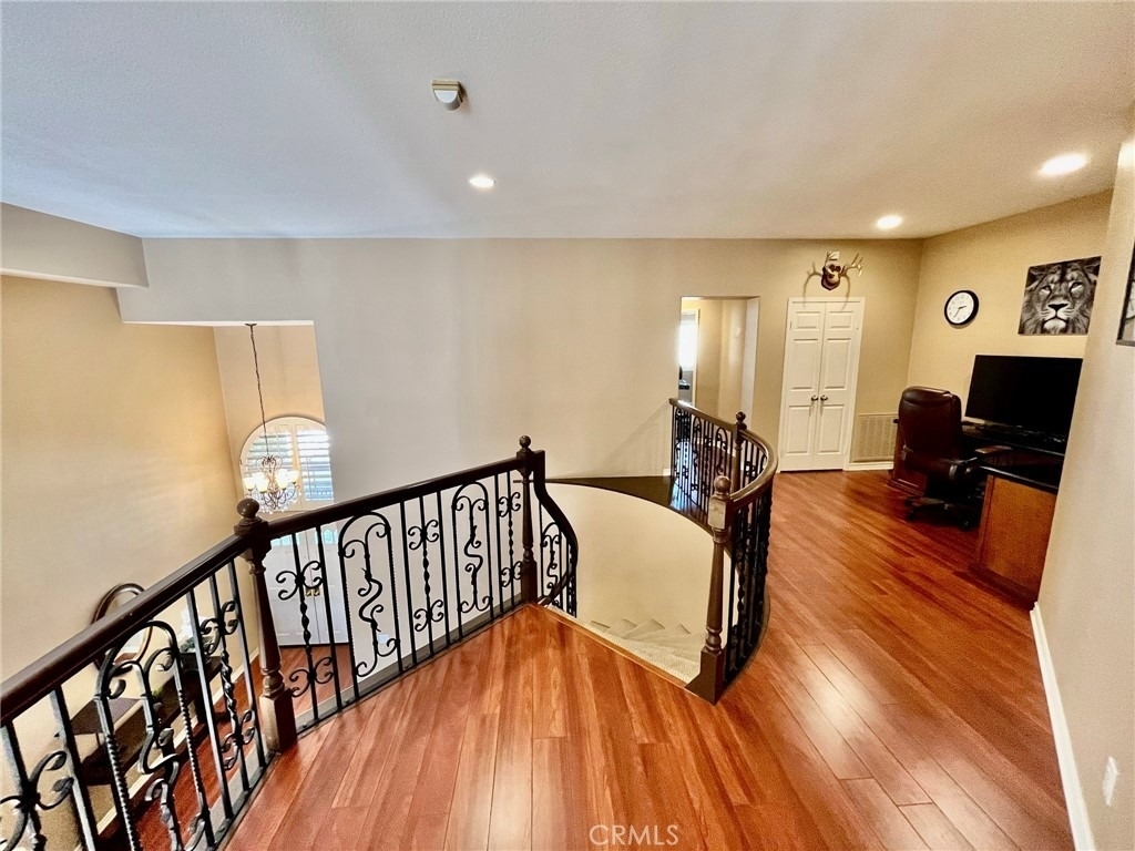 26465 La Traviata - Photo 2