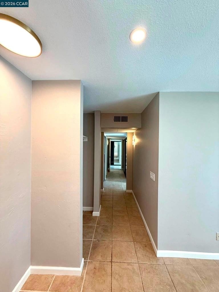 330 N Civic - Photo 18